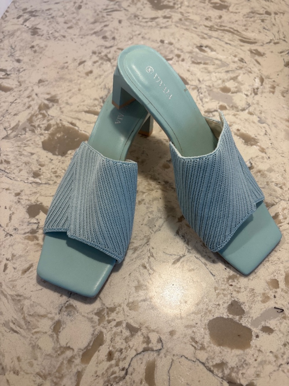 Women’s Vivaia Light Jade Sandals Knit Upper Block Heel Sz 39